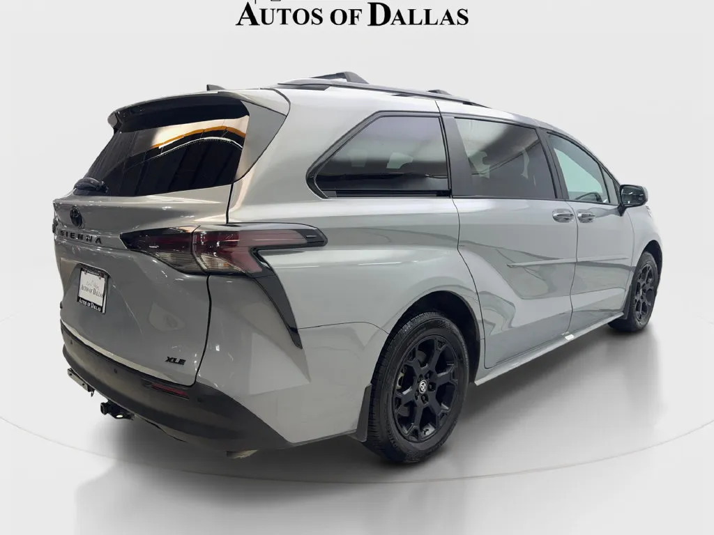 Toyota Sienna photo 7