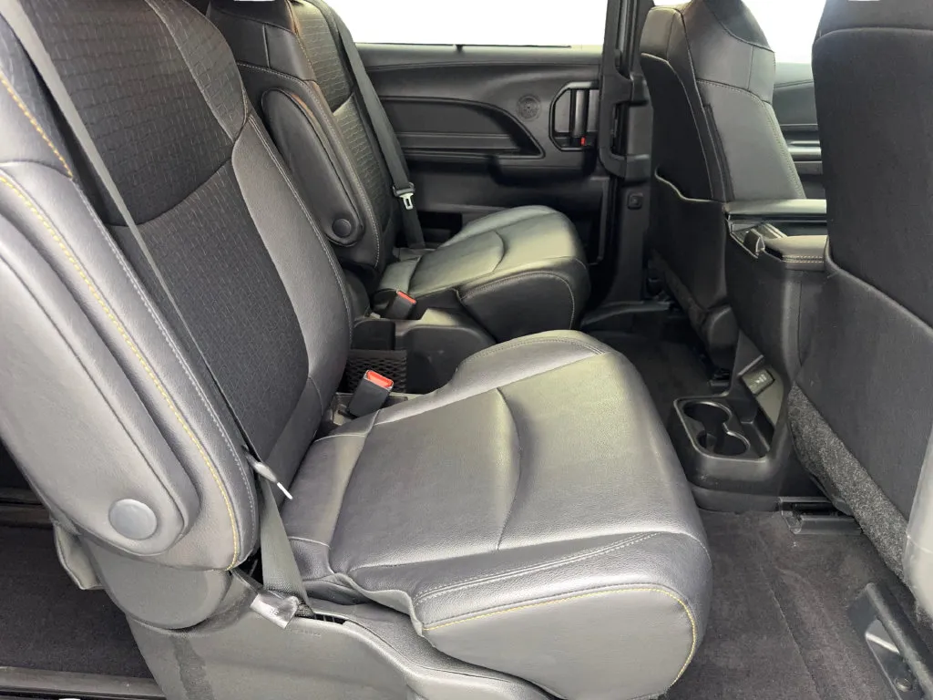 Toyota Sienna photo 44