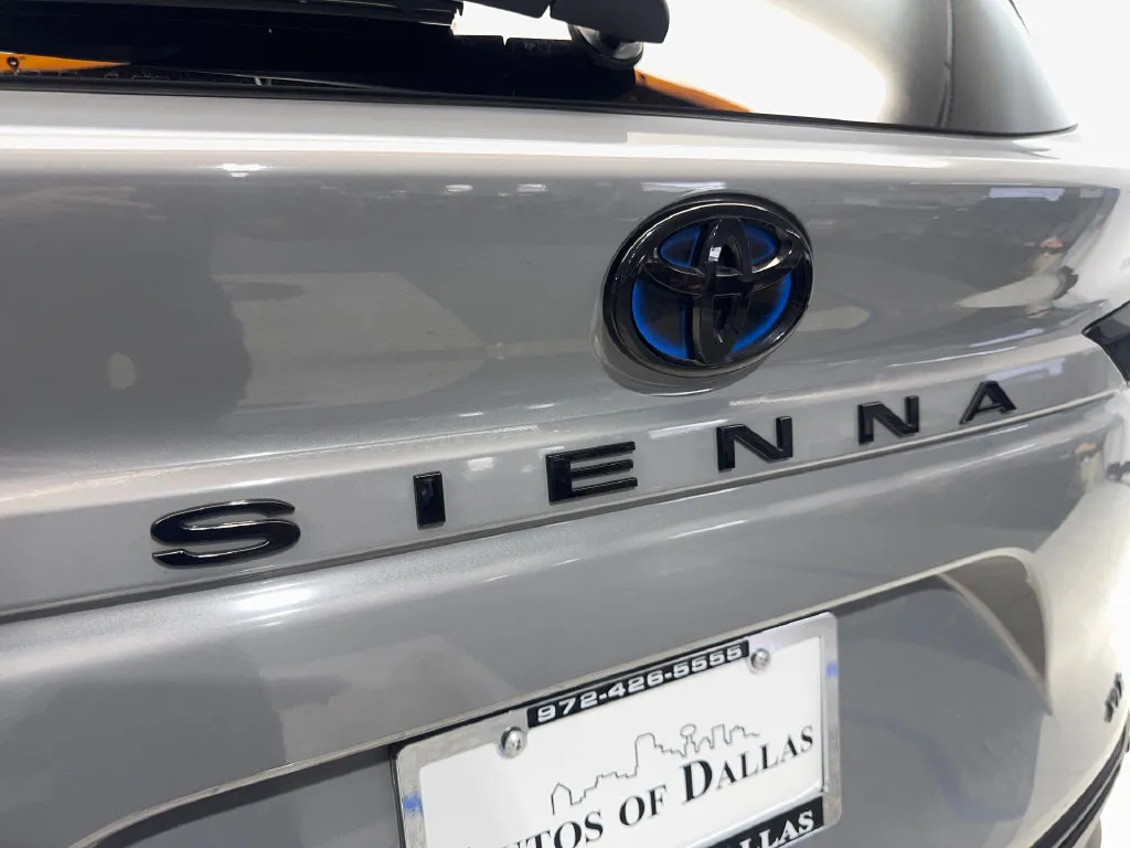 Toyota Sienna photo 23