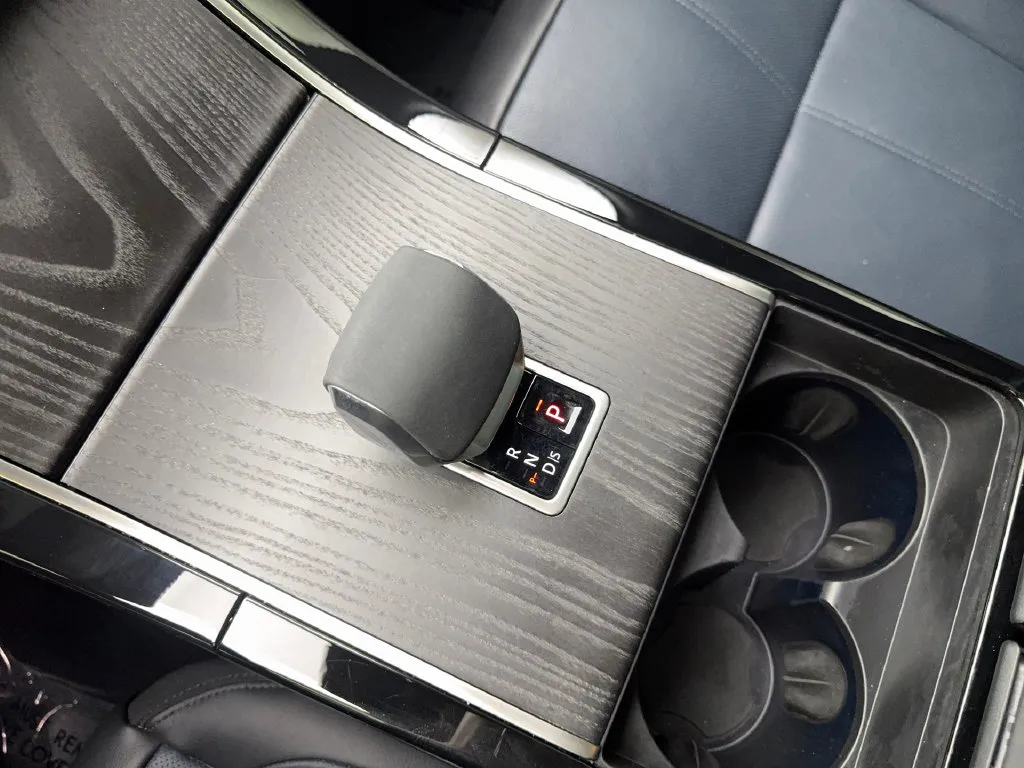 Land Rover Range Rover Velar photo 68