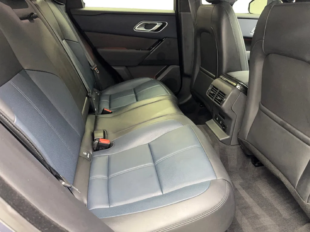 Land Rover Range Rover Velar photo 41