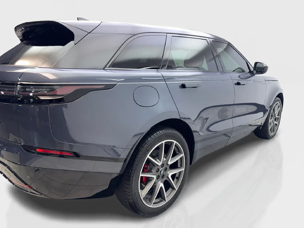Land Rover Range Rover Velar photo 15