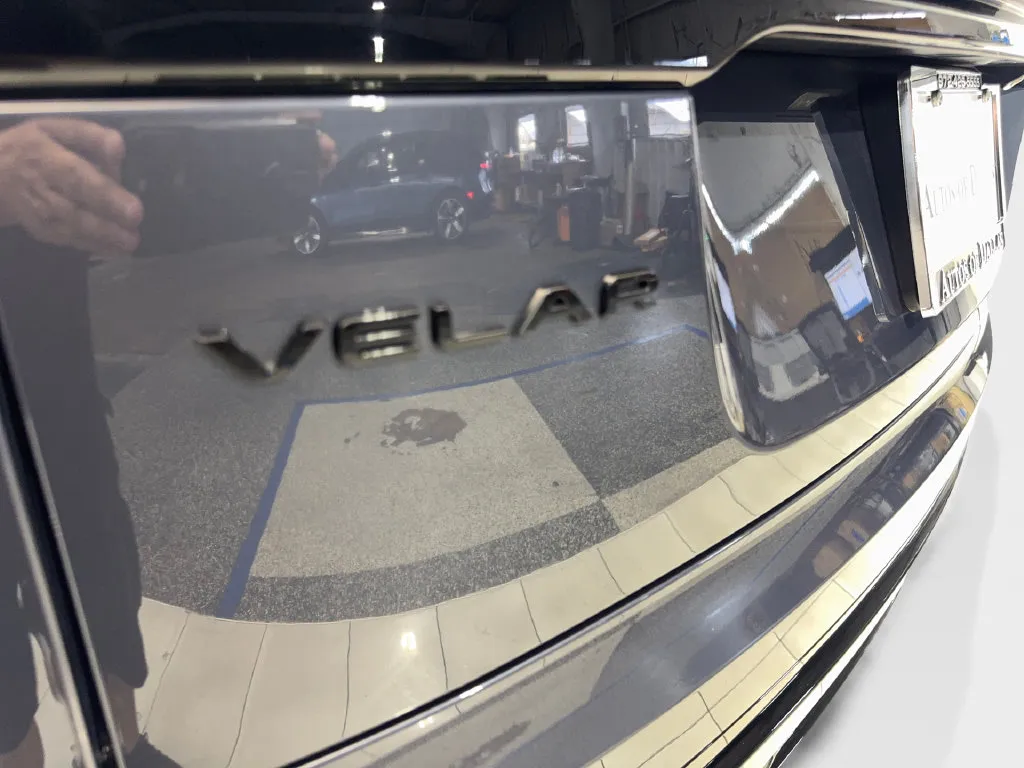 Land Rover Range Rover Velar photo 25