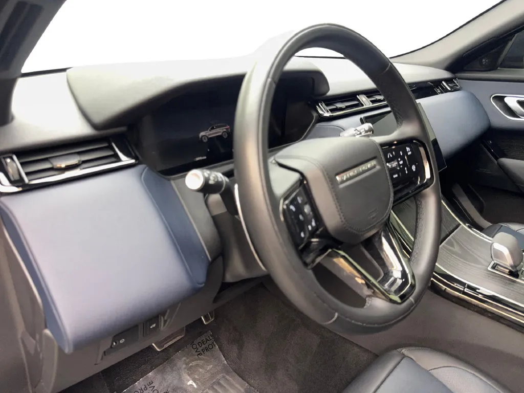 Land Rover Range Rover Velar photo 52