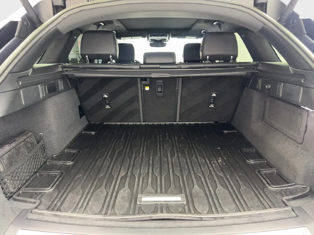 Land Rover Range Rover Velar photo 78