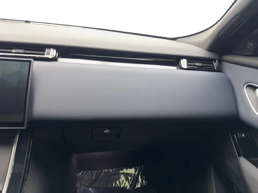 Land Rover Range Rover Velar photo 60