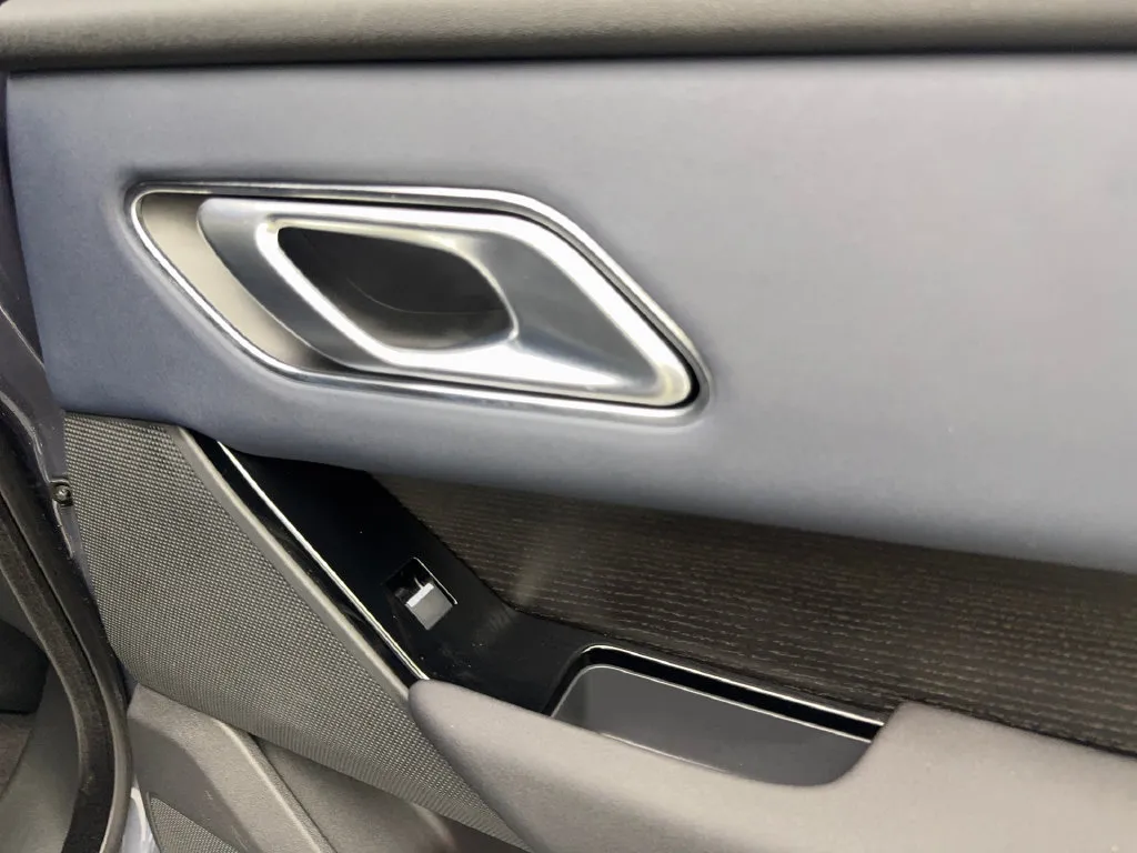 Land Rover Range Rover Velar photo 45