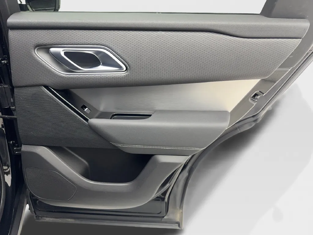 Land Rover Range Rover Velar photo 45