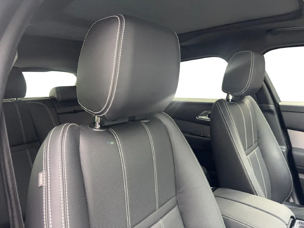 Land Rover Range Rover Velar photo 48