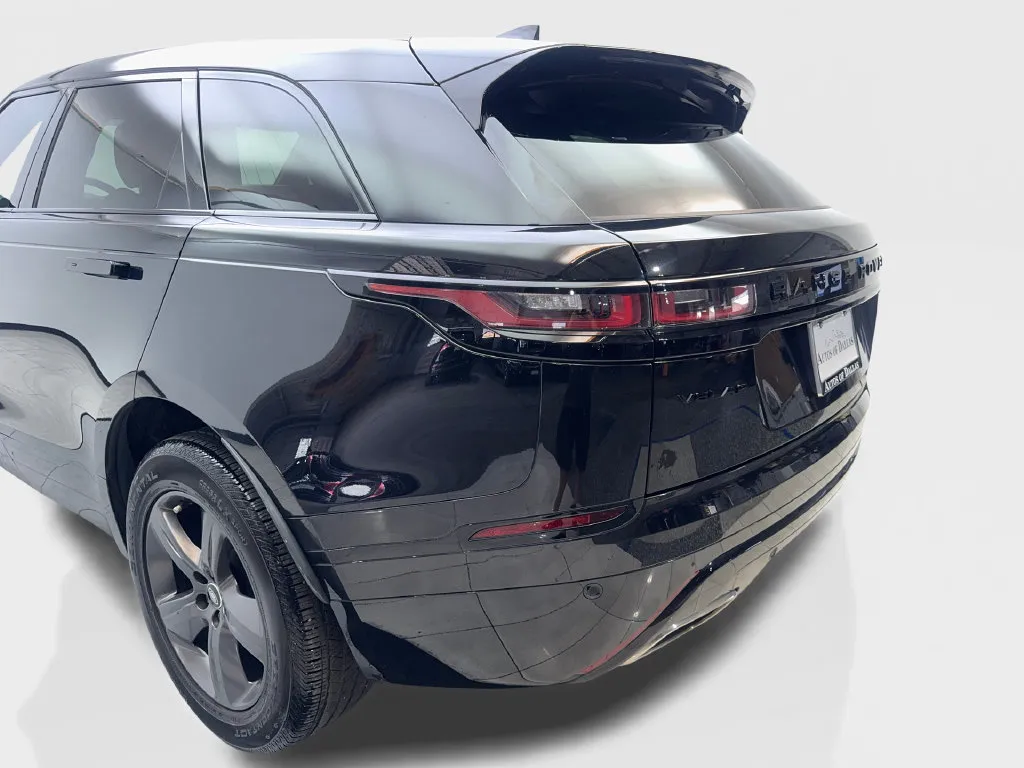 Land Rover Range Rover Velar photo 21