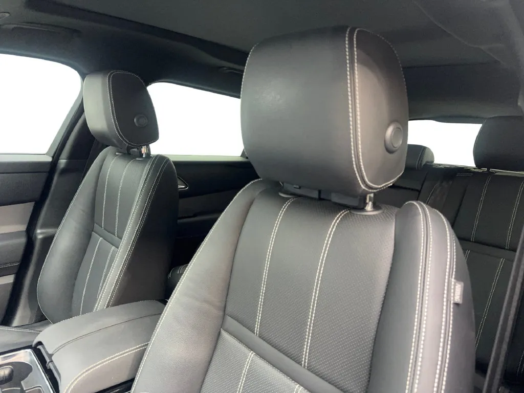 Land Rover Range Rover Velar photo 30