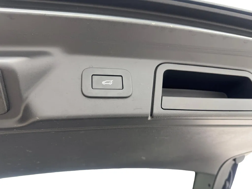 Land Rover Range Rover Velar photo 85