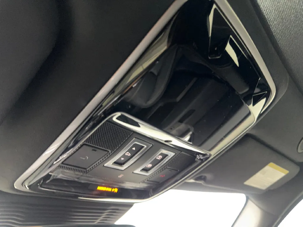 Land Rover Range Rover Velar photo 76