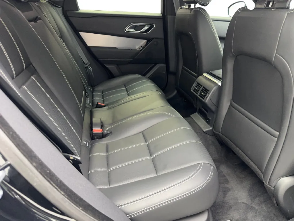 Land Rover Range Rover Velar photo 42