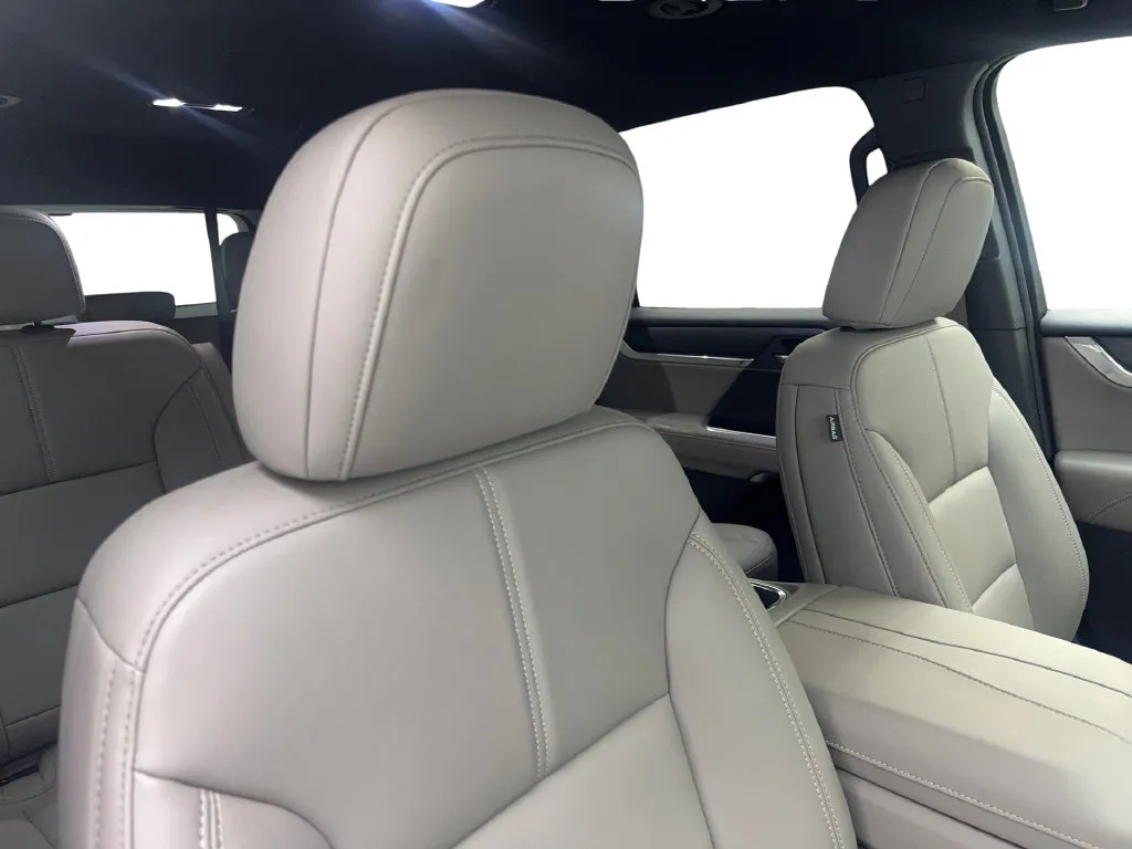 GMC Acadia photo 52