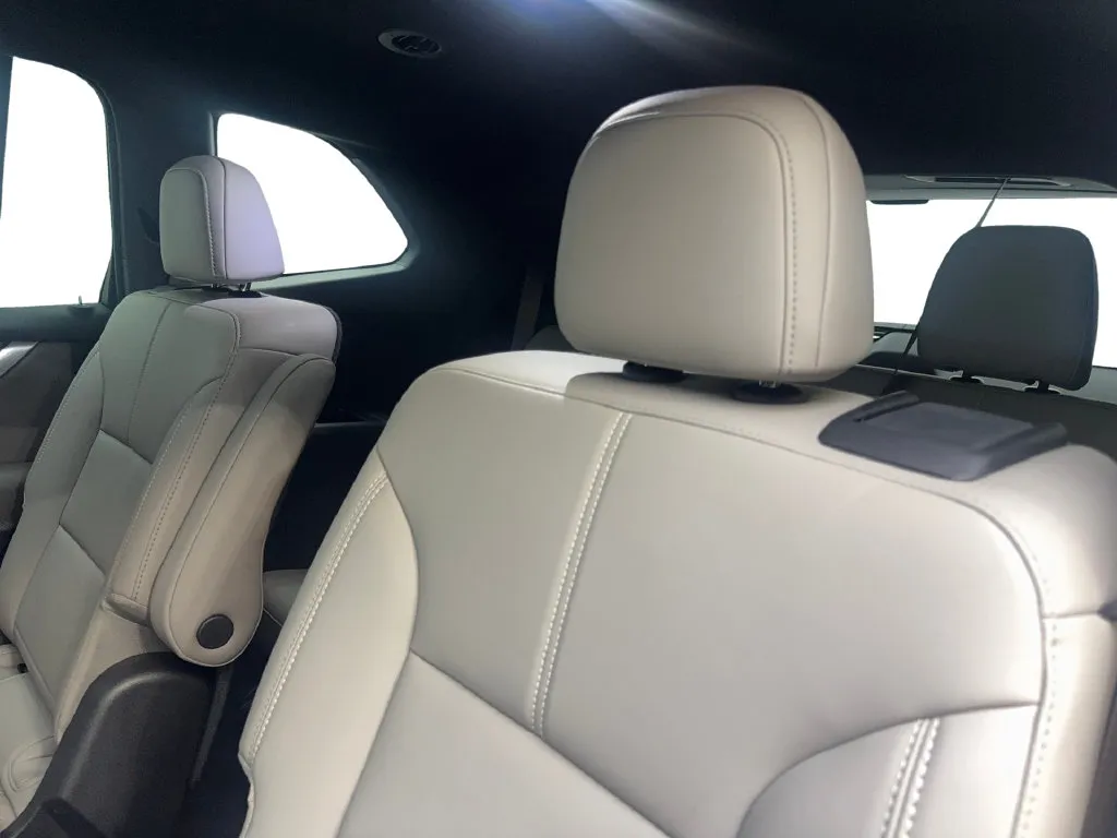 GMC Acadia photo 37