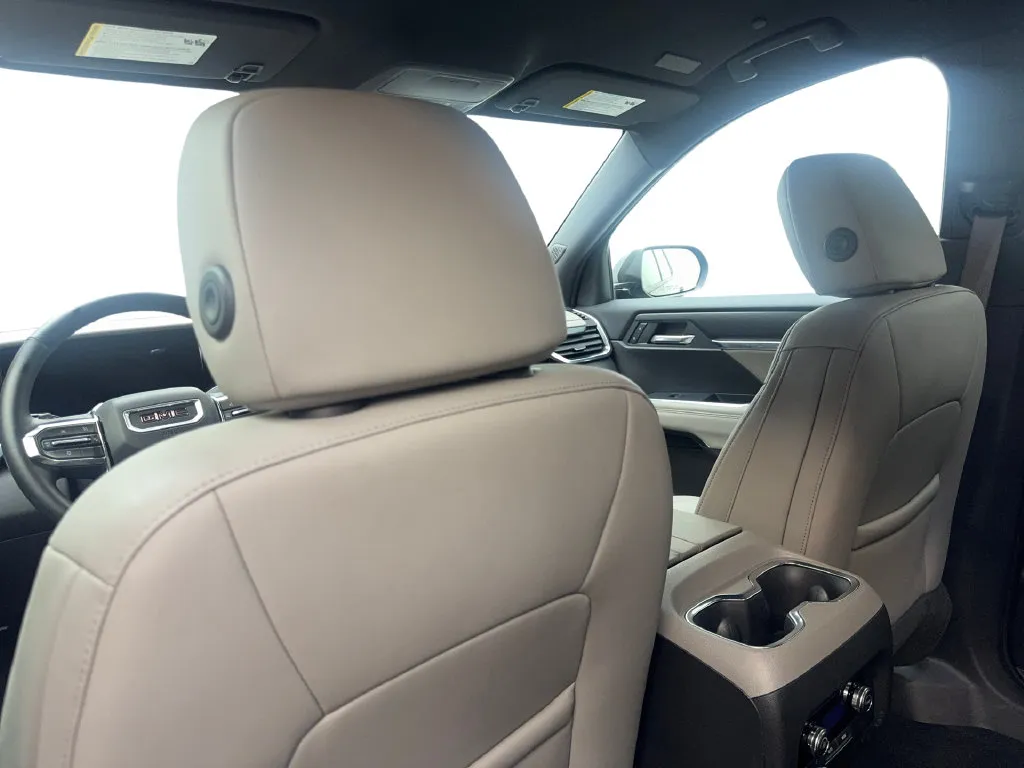 GMC Acadia photo 39