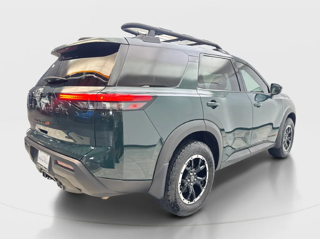 Nissan Pathfinder photo 7
