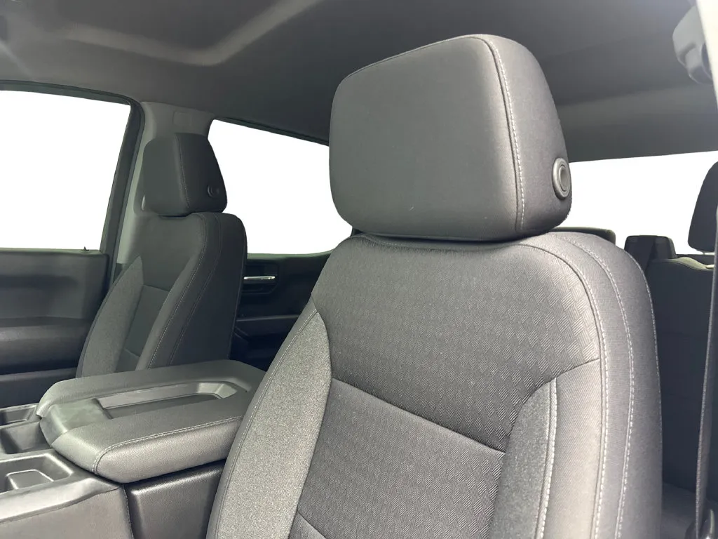 Chevrolet Silverado photo 32
