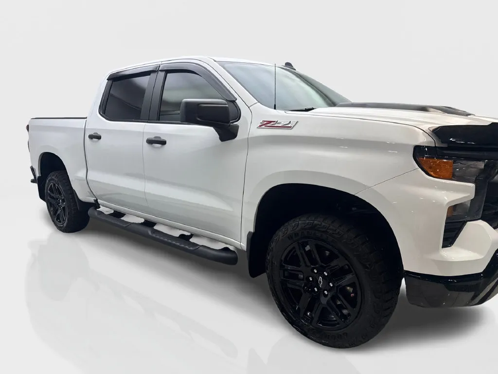 Chevrolet Silverado photo 14
