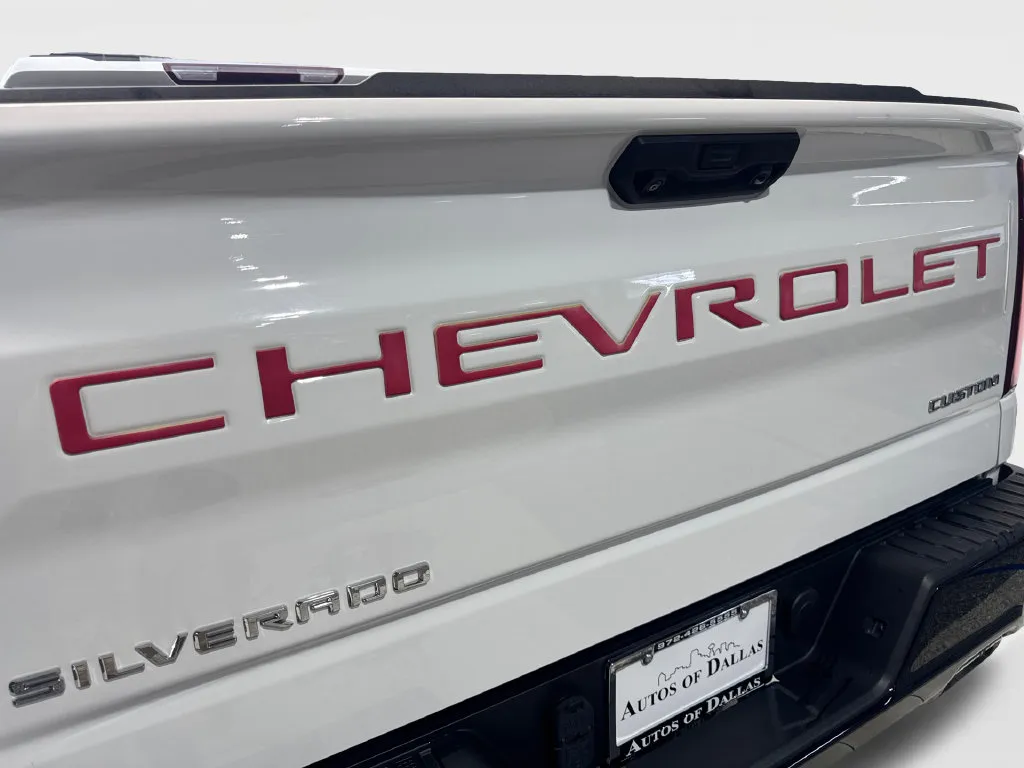 Chevrolet Silverado photo 23