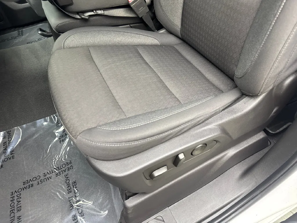 Chevrolet Silverado photo 33