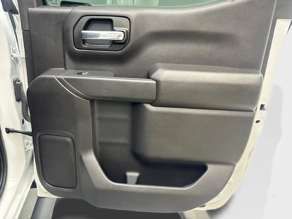 Chevrolet Silverado photo 46