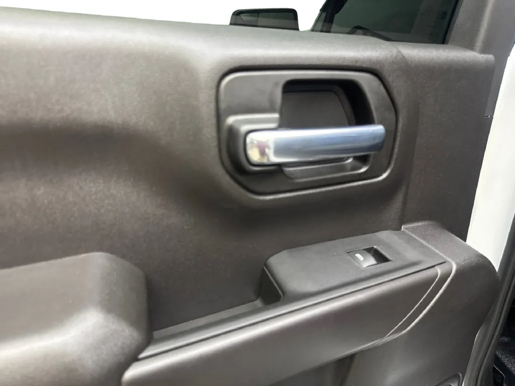 Chevrolet Silverado photo 42