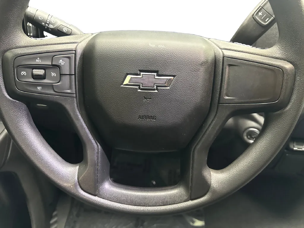 Chevrolet Silverado photo 61