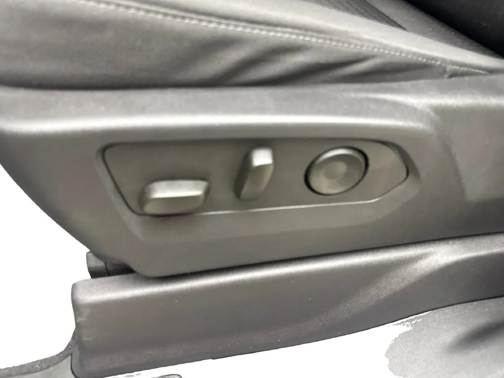 Chevrolet Silverado photo 34
