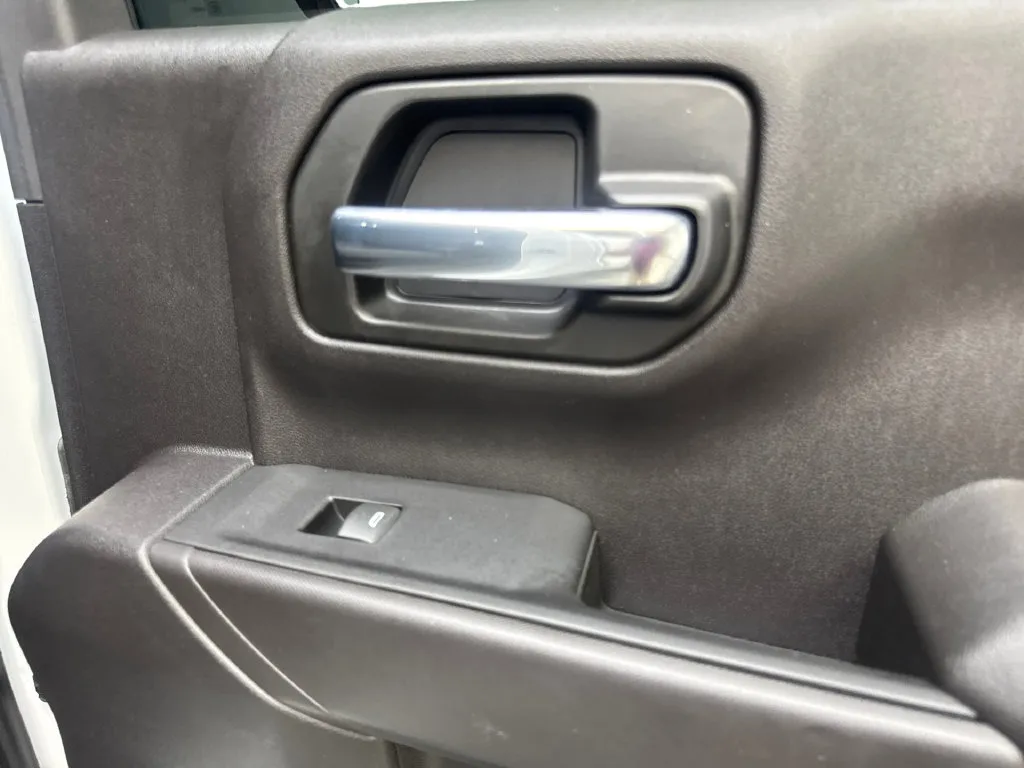 Chevrolet Silverado photo 47