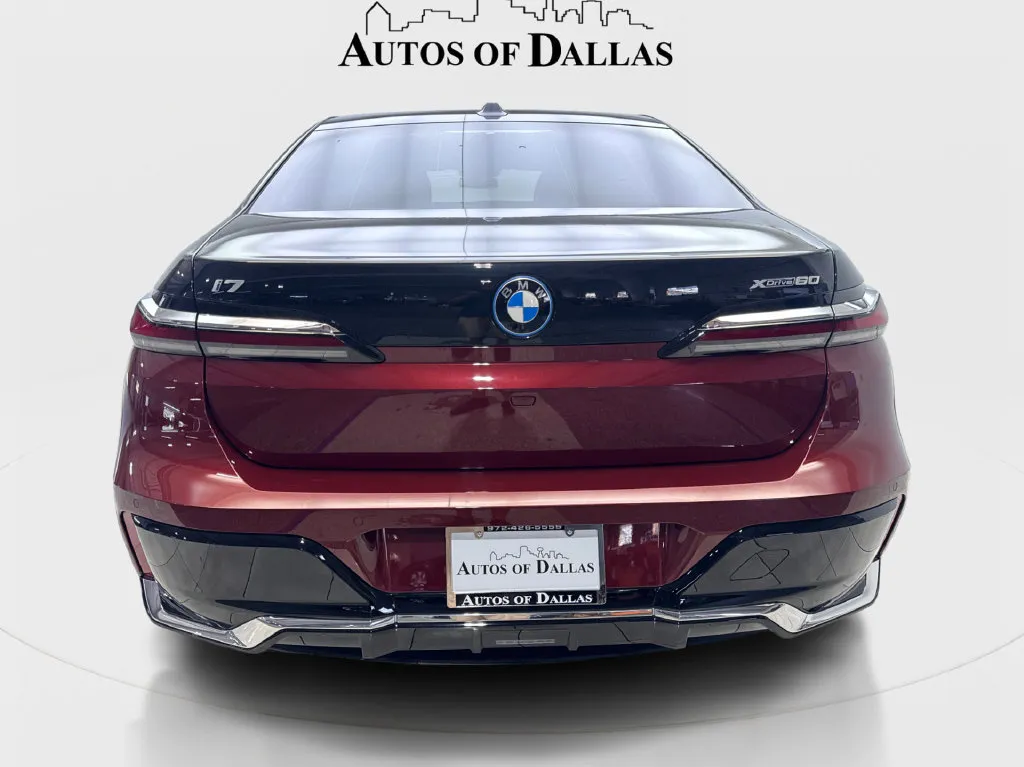 BMW i7 photo 8