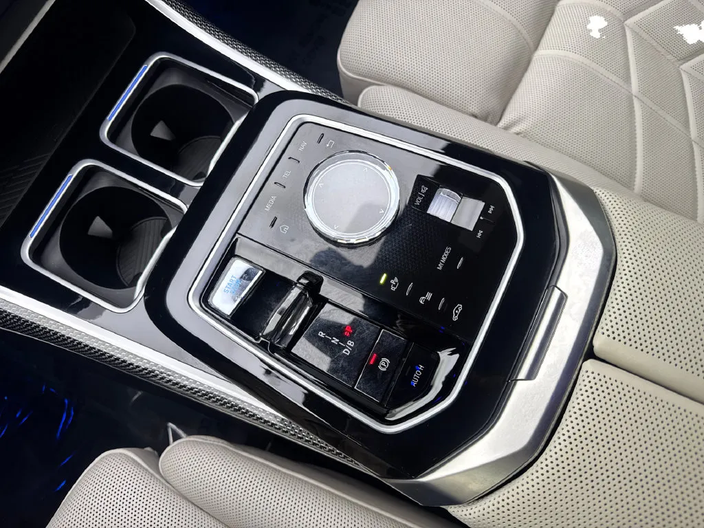 BMW i7 photo 67