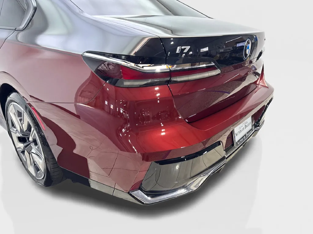 BMW i7 photo 21