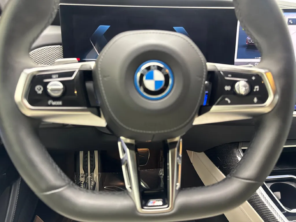 BMW i7 photo 57