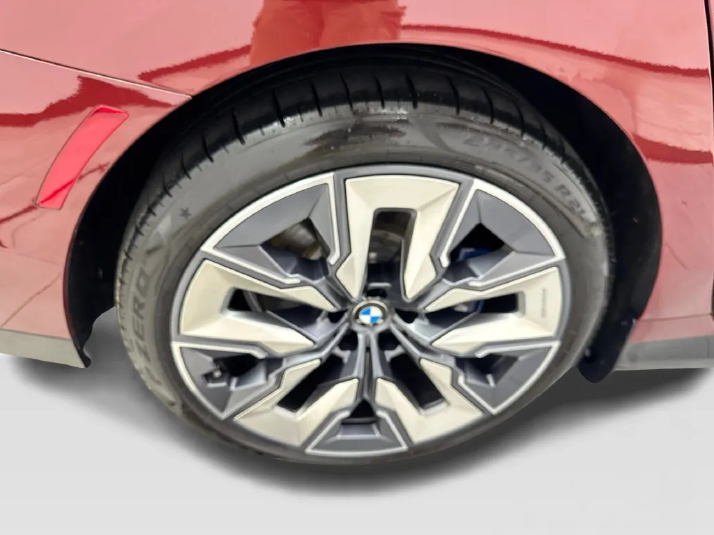 BMW i7 photo 81