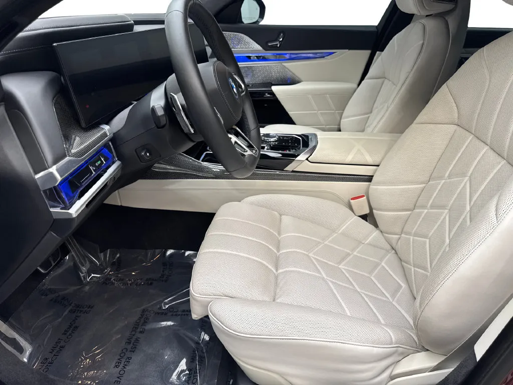 BMW i7 photo 28