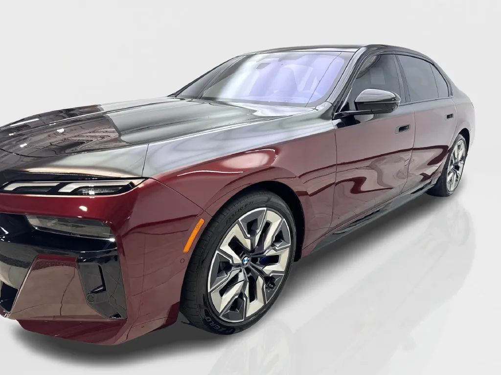 BMW i7 photo 12
