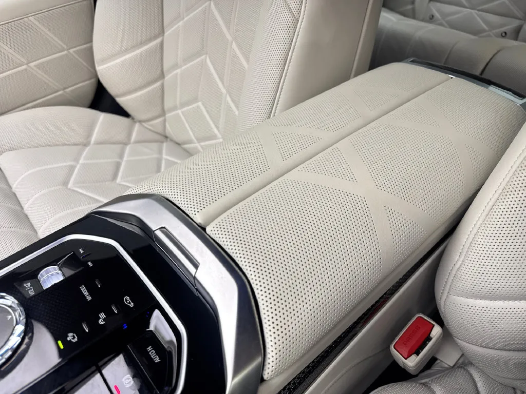 BMW i7 photo 68