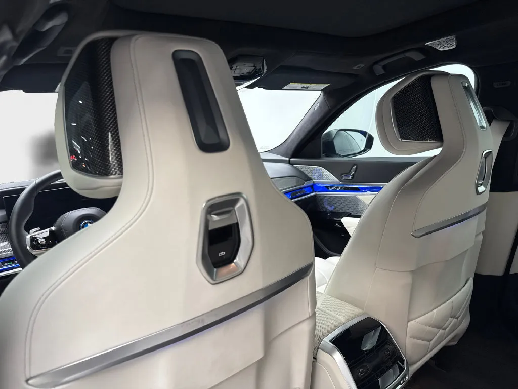 BMW i7 photo 36