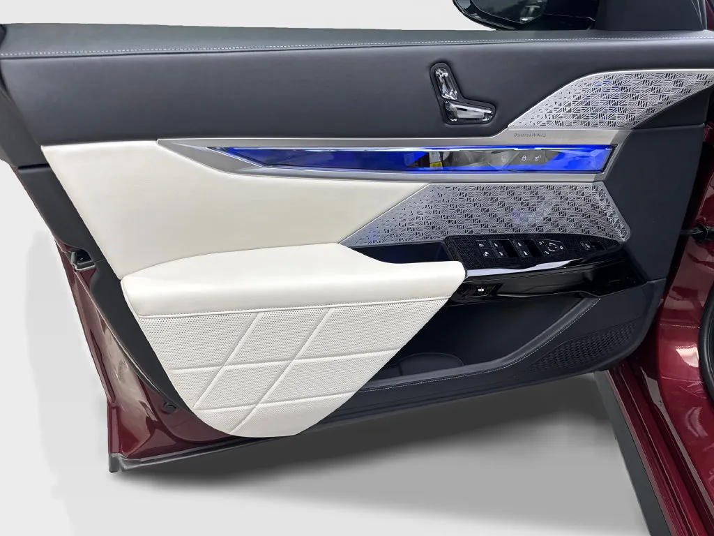 BMW i7 photo 32