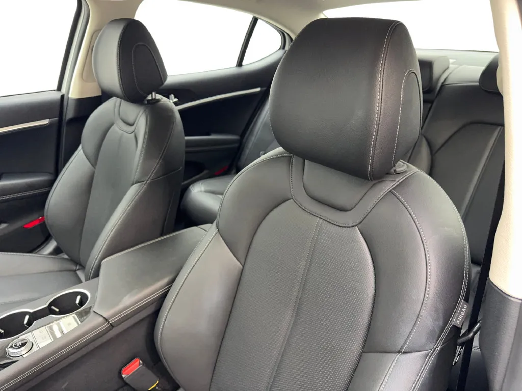Genesis G70 photo 25