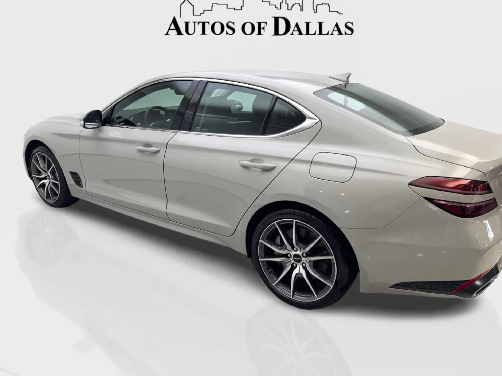 Genesis G70 photo 15