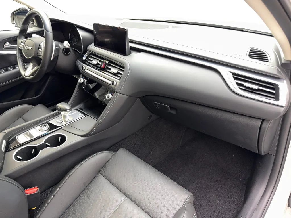 Genesis G70 photo 50