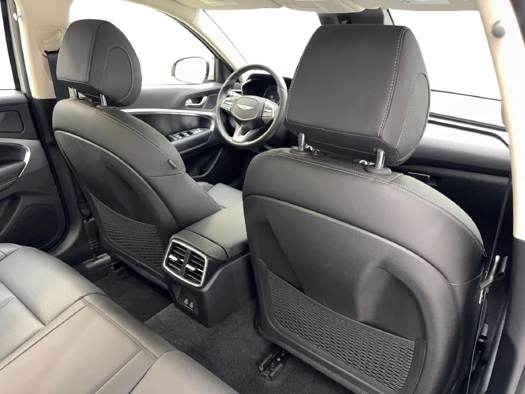 Genesis G70 photo 39