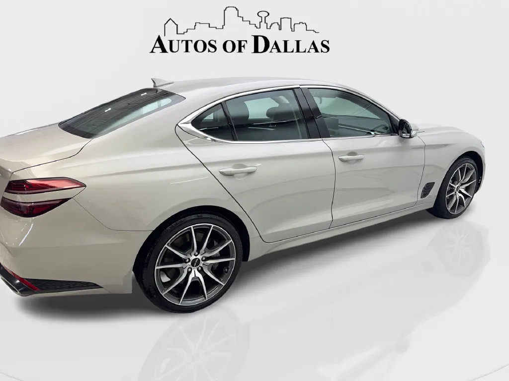 Genesis G70 photo 14