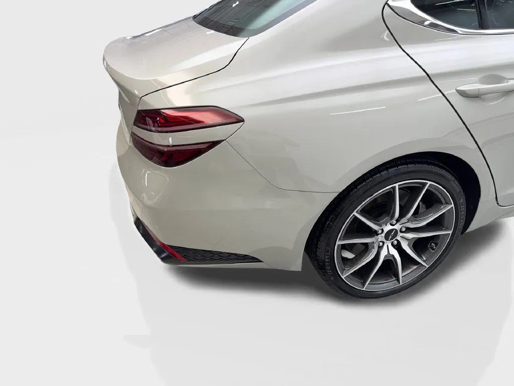 Genesis G70 photo 16