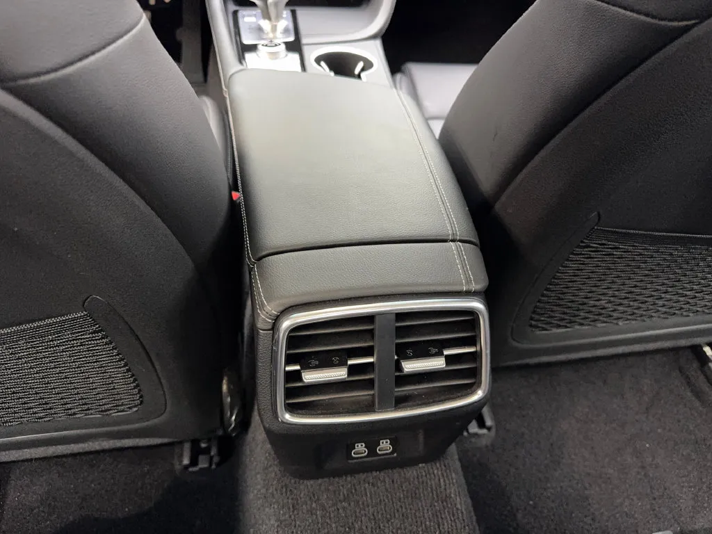 Genesis G70 photo 66