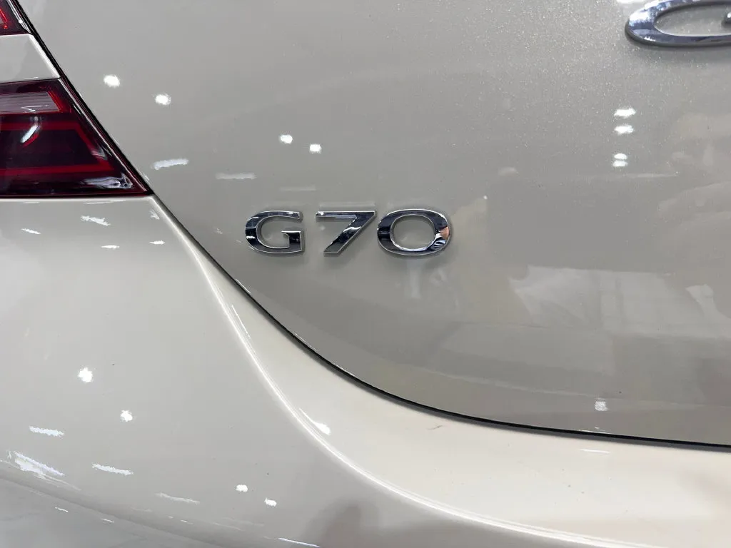 Genesis G70 photo 21