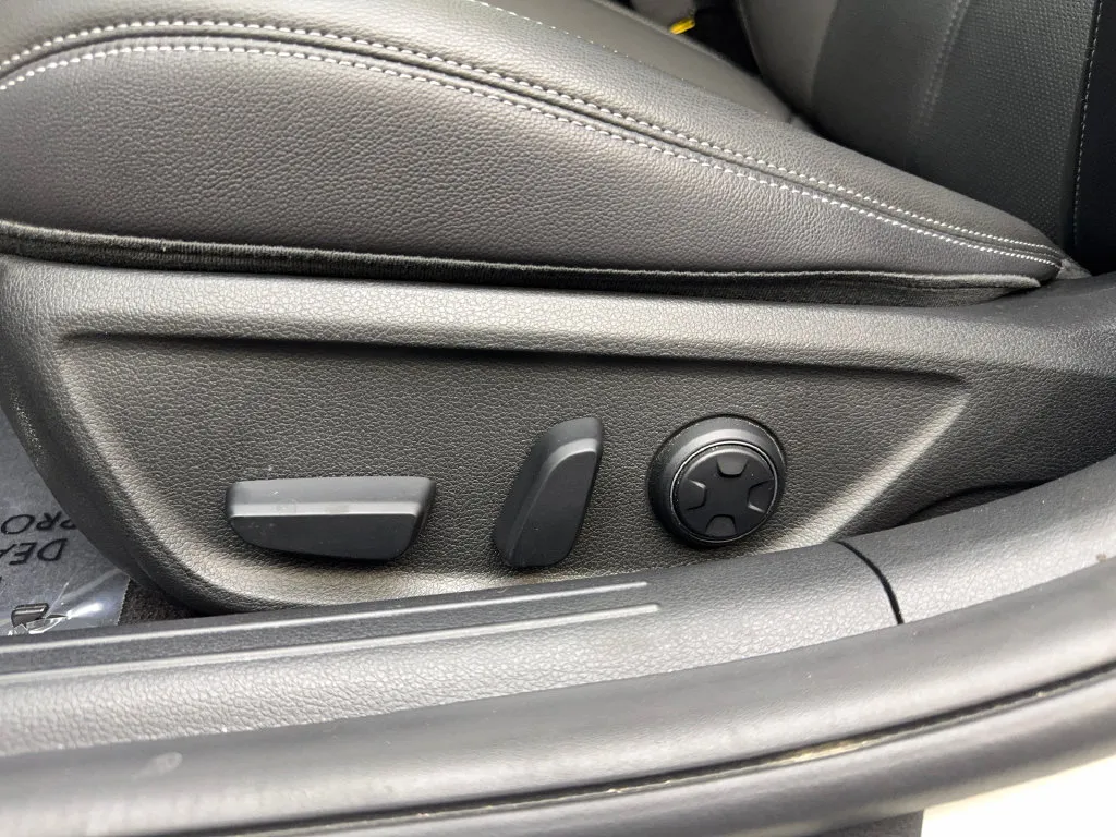 Genesis G70 photo 27